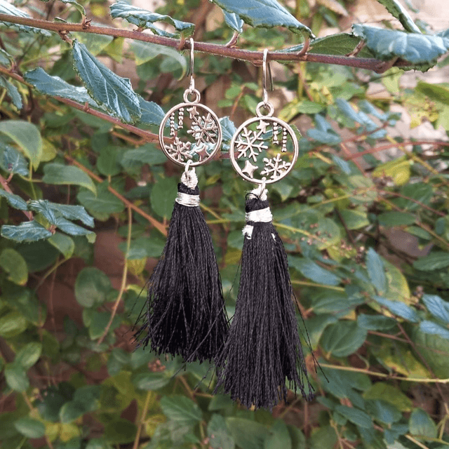 Snow Flurry Tassels