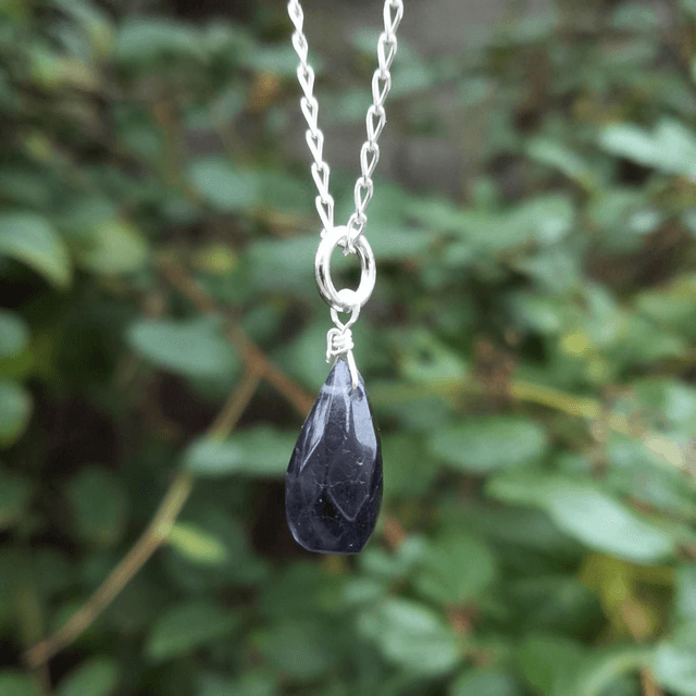 Iolite Drops