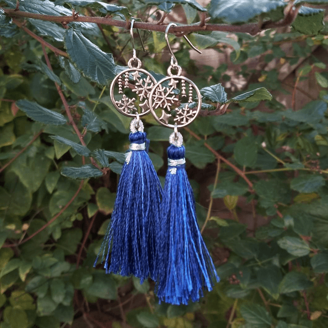 Snow Flurry Tassels